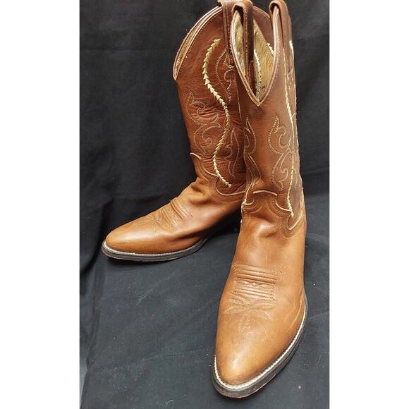 Justin Ladies Chestnut  Brown Boots round toe Size 7 1/2 B model 1936 - Picture 1 of 6